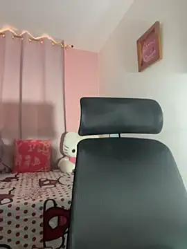 Snapshot of Melody_Spencer26 chatting on August 3, 5:49 pm Melody Spencer26 online show from August 3, 5:49 pm