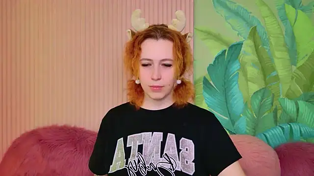 Evie Berret online show from December 17, 10:54 am