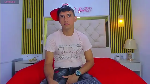 KEVIN MCKINLEY online show from November 9, 6:01 am