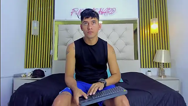 KEVIN MCKINLEY online show from November 29, 12:13 am