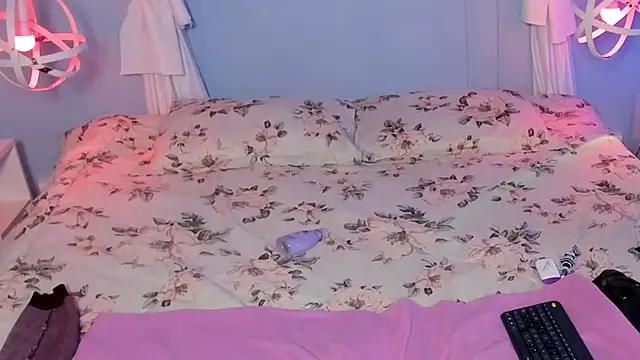 Snapshot of ArtemisaMoonn chatting on November 24, 7:46 pm ArtemisaMoonn online show from November 24, 7:46 pm