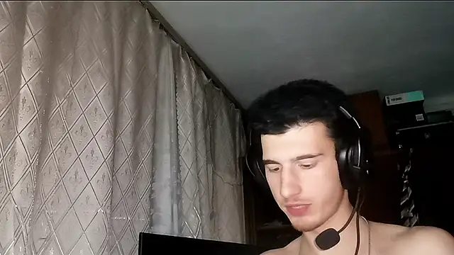 Snapshot of JamesLagerfeld chatting on November 11, 11:27 pm JamesLagerfeld online show from November 11, 11:27 pm