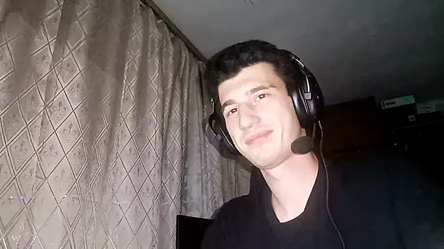 Snapshot of JamesLagerfeld chatting on November 13, 10:19 pm JamesLagerfeld online show from November 13, 10:19 pm