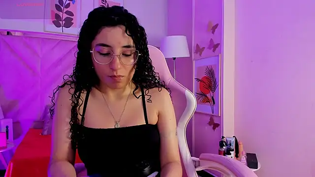 DemiJones  online show from December 18, 4:40 am