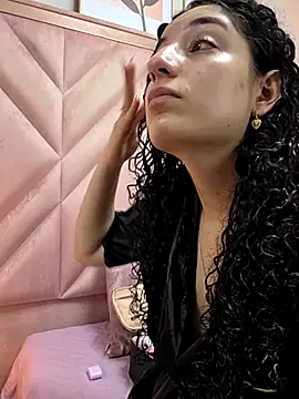 DemiJones  online show from April 29, 3:21 am