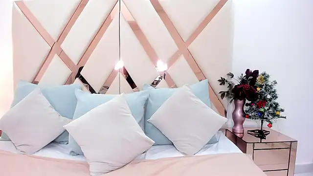 merielenbloom online show from November 25, 12:38 pm