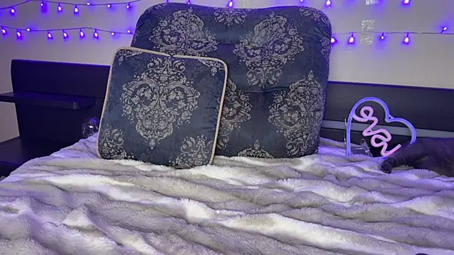 Fantasy Moonlightt online show from December 19, 12:23 pm