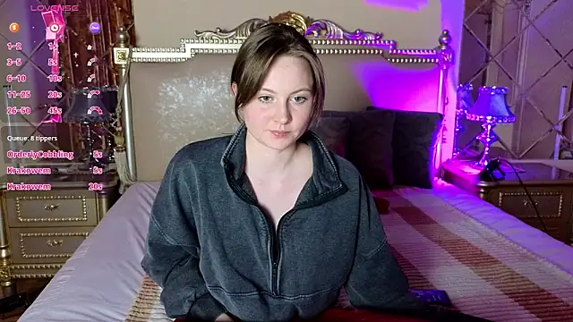 Snapshot of HolyBabyDoll chatting on November 30, 11:42 pm HolyBabyDoll online show from November 30, 11:42 pm