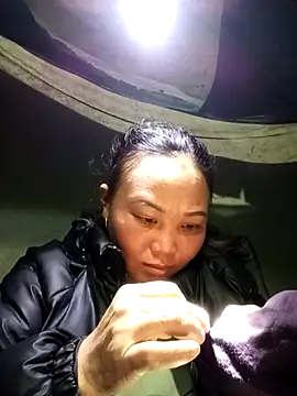 Snapshot of susunini chatting on December 15, 12:09 pm susunini online show from December 15, 12:09 pm