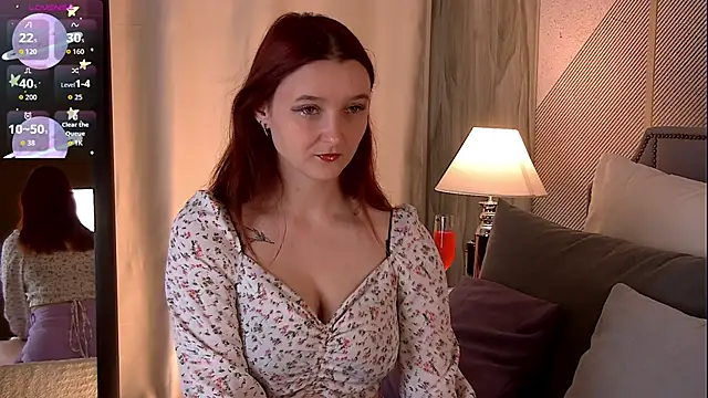 Snapshot of Ellllie chatting on November 24, 8:14 am Ellllie online show from November 24, 8:14 am