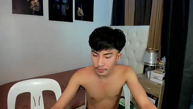 Snapshot of Urloverhardcock chatting on November 27, 4:20 pm Urloverhardcock online show from November 27, 4:20 pm