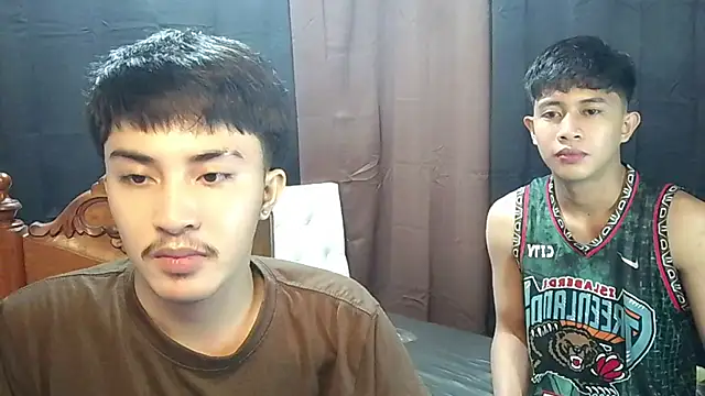 Snapshot of Urloverhardcock chatting on July 11, 6:21 pm Urloverhardcock online show from July 11, 6:21 pm