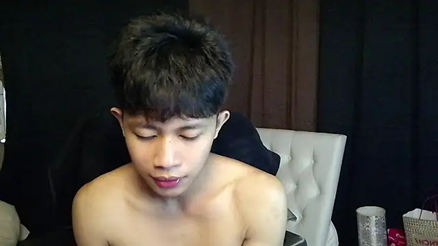 Snapshot of Urloverhardcock chatting on July 28, 7:37 am Urloverhardcock online show from July 28, 7:37 am