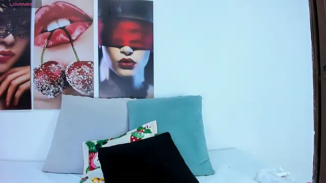 Andhrea Vale online show from November 18, 11:36 am