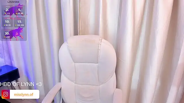 misslynnn  online show from December 5, 1:14 am