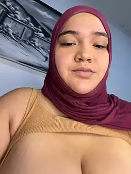 Snapshot of sweetmuslim01 chatting on March 2, 5:36 pm sweetmuslim01 online show from March 2, 5:36 pm