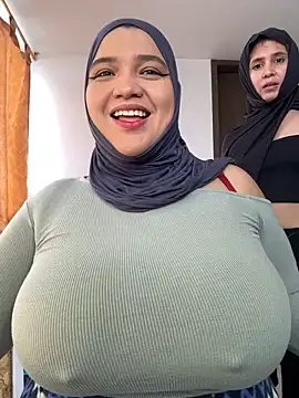 Snapshot of sweetmuslim01 chatting on December 20, 4:58 pm sweetmuslim01 online show from December 20, 4:58 pm