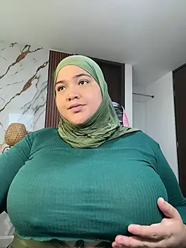 Snapshot of sweetmuslim01 chatting on July 3, 8:15 pm sweetmuslim01 online show from July 3, 8:15 pm
