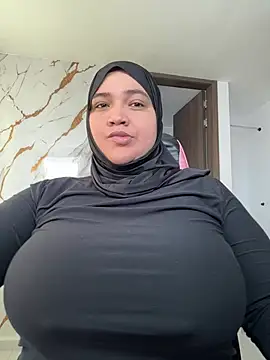 Snapshot of sweetmuslim01 chatting on August 4, 5:15 pm sweetmuslim01 online show from August 4, 5:15 pm