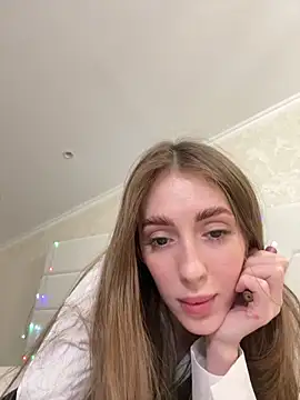 Victoria Vi online show from November 15, 8:49 pm