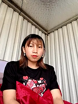 julybi online show from December 4, 5:50 am