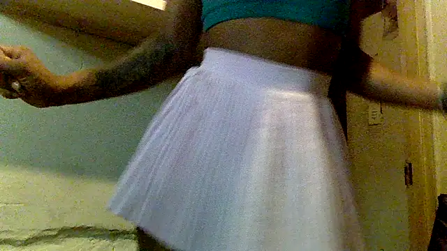 Snapshot of Nikistickyxx25 chatting on November 30, 5:06 pm Nikistickyxx25 online show from November 30, 5:06 pm