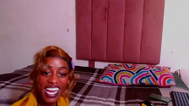 Nikistickyxx25 online show from May 8, 3:12 am
