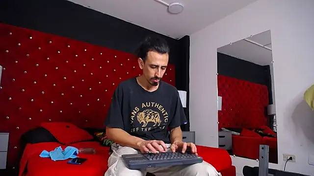 Magnar Royal online show from November 28, 8:33 pm