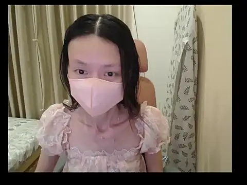 Lil-Cherries online show from June 11, 3:32 pm
