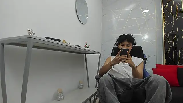 Zoro V online show from November 12, 7:35 pm