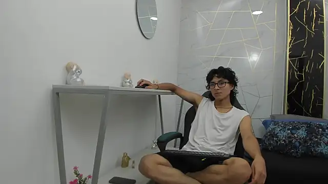 Zoro V online show from November 23, 7:35 pm