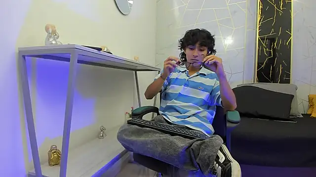 Zoro V online show from December 1, 7:30 pm