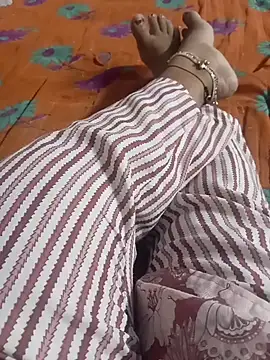 Snapshot of Rathi_telugu_couple chatting on July 13, 5:32 am Rathi telugu couple online show from July 13, 5:32 am