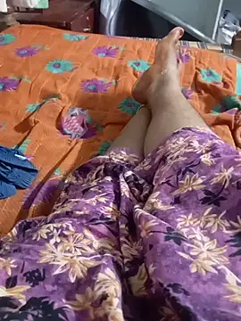 Snapshot of Rathi_telugu_couple chatting on August 4, 1:31 am Rathi telugu couple online show from August 4, 1:31 am