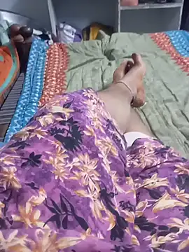Snapshot of Rathi_telugu_couple chatting on August 5, 11:06 pm Rathi telugu couple online show from August 5, 11:06 pm