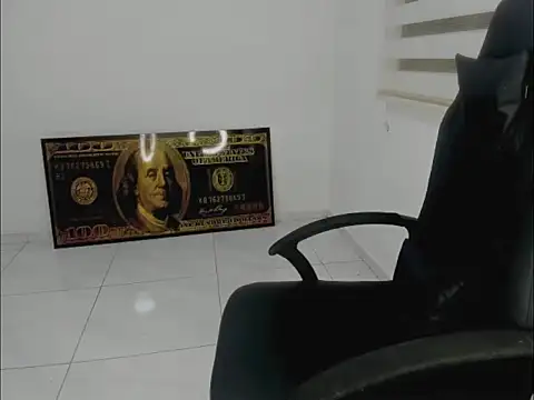 queen findom1 online show from March 15, 6:08 am