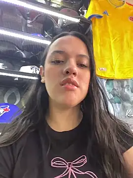 Snapshot of CelesteJones1 chatting on June 20, 6:33 pm CelesteJones1 online show from June 20, 6:33 pm