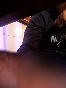 themorenofit08 online show from December 5, 12:41 am