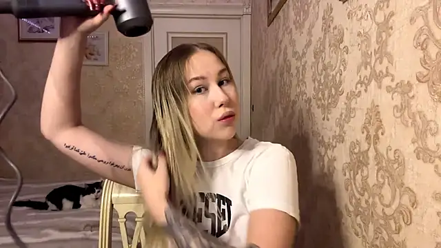 Rose Lachrymose online show from November 21, 2:27 pm