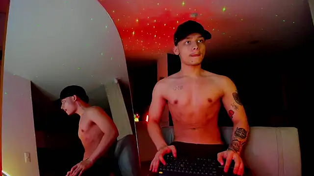 Snapshot of Zeus_Jeff chatting on November 18, 7:02 am Zeus Jeff online show from November 18, 7:02 am