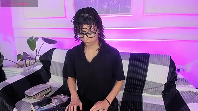 AliceMadnes online show from March 7, 4:26 pm