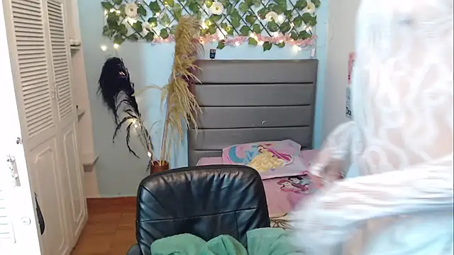 catherin foxxx online show from November 16, 7:41 pm