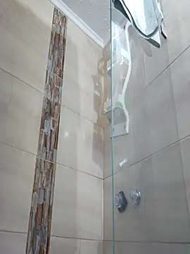 Snapshot of latiin_boy21 chatting on November 29, 6:27 am latiin boy21 online show from November 29, 6:27 am