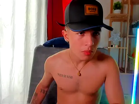 Snapshot of latiin_boy21 chatting on December 2, 7:09 pm latiin boy21 online show from December 2, 7:09 pm