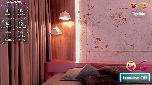 Manuela Li online show from November 27, 1:57 pm