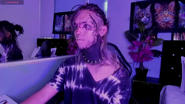 luxiel  online show from November 12, 9:14 pm