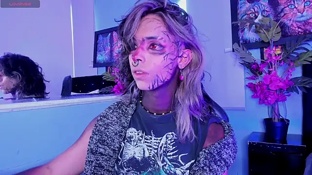 luxiel  online show from November 20, 7:35 pm