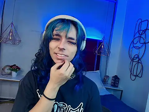 Snapshot of luxiel_ chatting on June 11, 12:32 am luxiel online show from June 11, 12:32 am