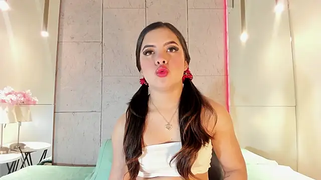 Isa preasley online show from December 1, 11:26 am