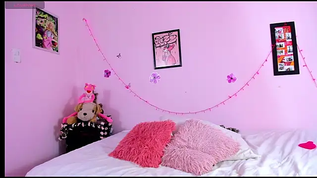 Snapshot of sofia_cum7 chatting on November 14, 7:34 pm sofia cum7 online show from November 14, 7:34 pm